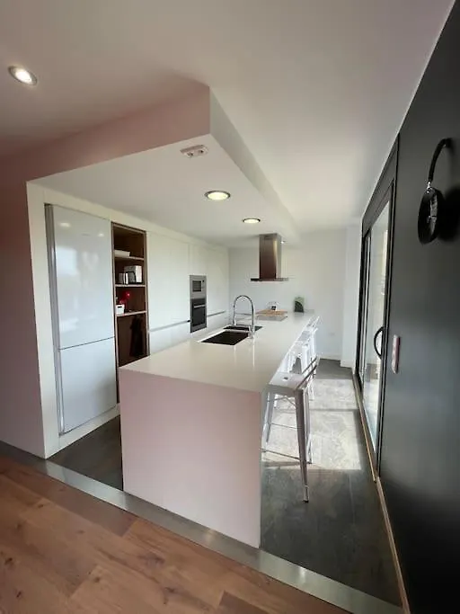 Casa Para 8 Personas En Berga - Alberga 0*,